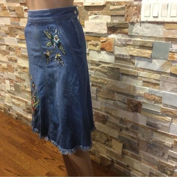 ZADIG & VOLTAIRE Jamille Deluxe Embroidered Fringed-Hem Denim Skirt - Picture 2 of 11